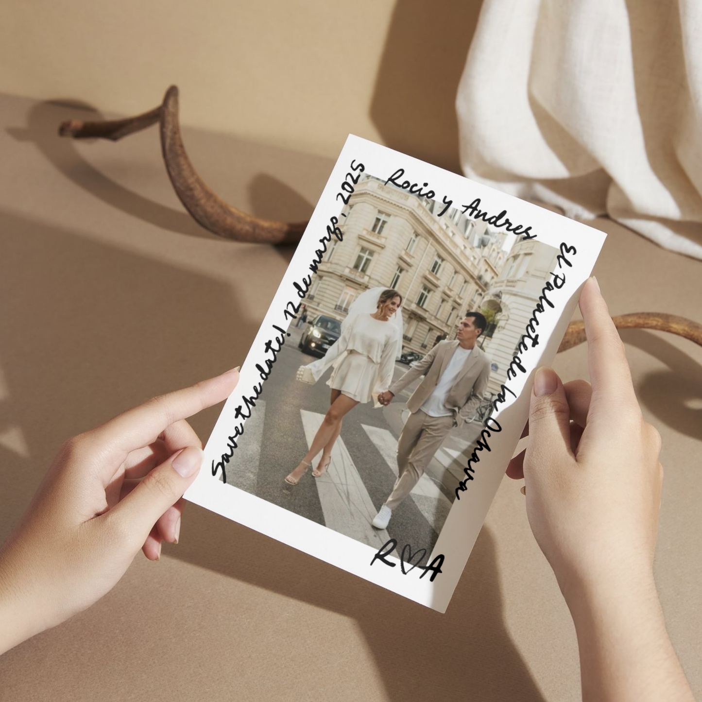 Tarjeta 'Save the Date' - Plantilla Personalizable en Canva