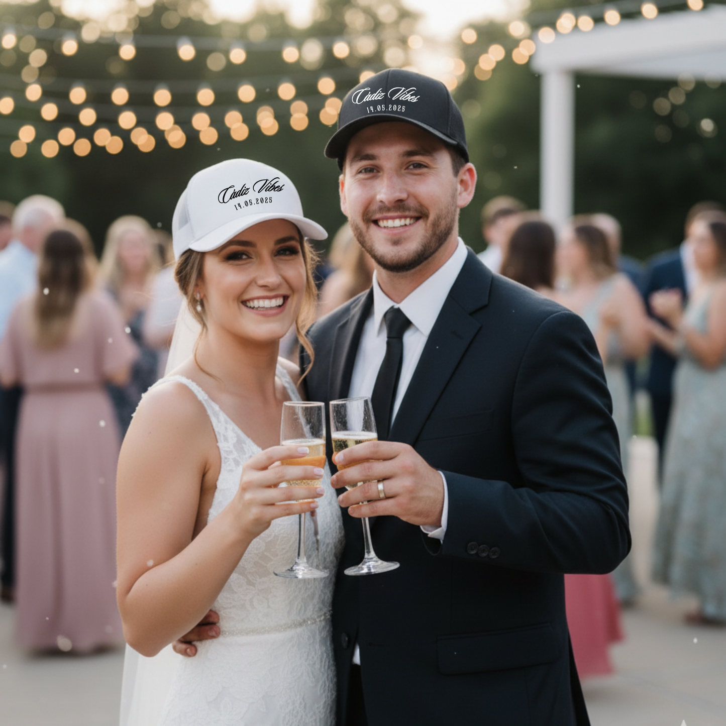 Gorra trucker con texto y fecha personalizados para boda