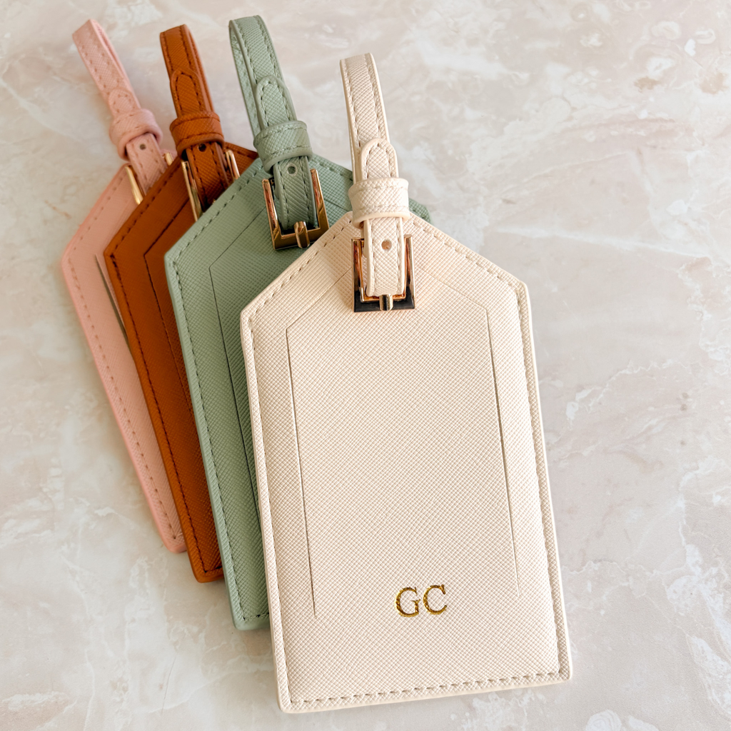Etiquetas de maleta personalizadas para boda | Seating chart y regalos para invitados