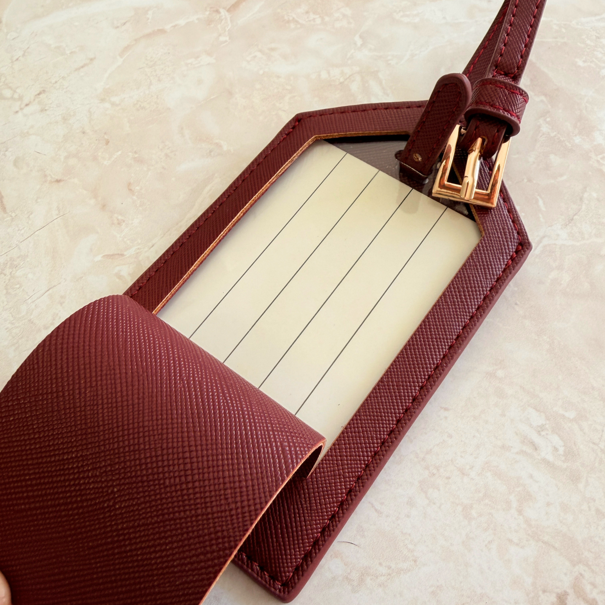 Set de viaje cuero vinotinto personalizado