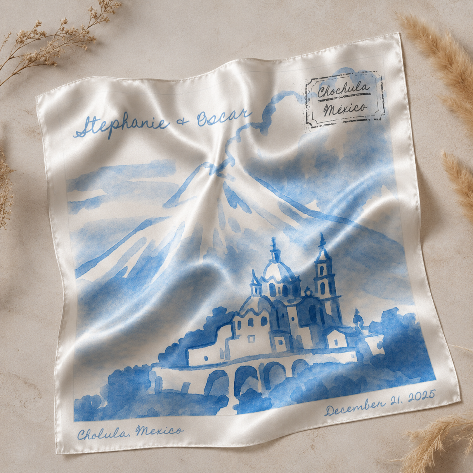 Pañuelo de seda boda personalizado doblado — ilustración acuarela en azul y crema