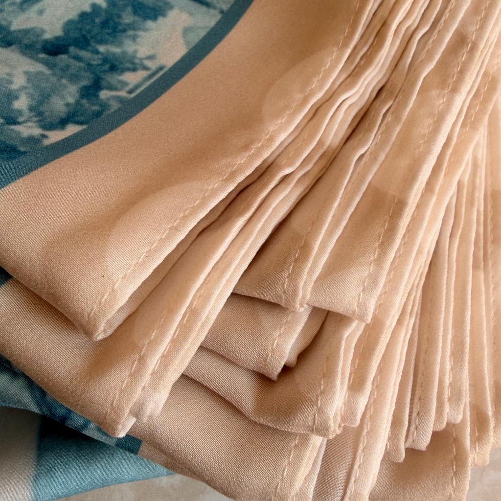 apilados-crema.jpgPañuelos de boda personalizados apilados en color crema — detalle para invitados al por mayor
