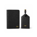 Set de viaje cuero negro personalizado con iniciales - porta pasaporte y etiqueta de equipaje