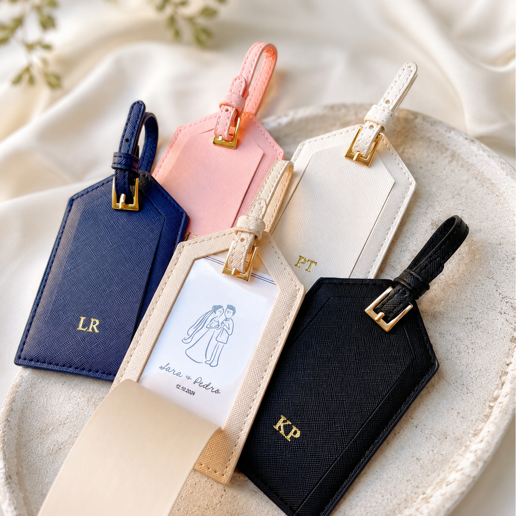 Etiquetas de maleta personalizadas para boda | Seating chart y regalos para invitados